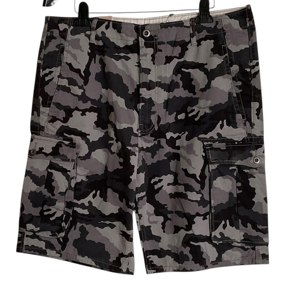 NWT Levi's Cargo I Shorts Mens Large Gray Black Camo Relaxed Fit White Tab - Picture 1 of 16